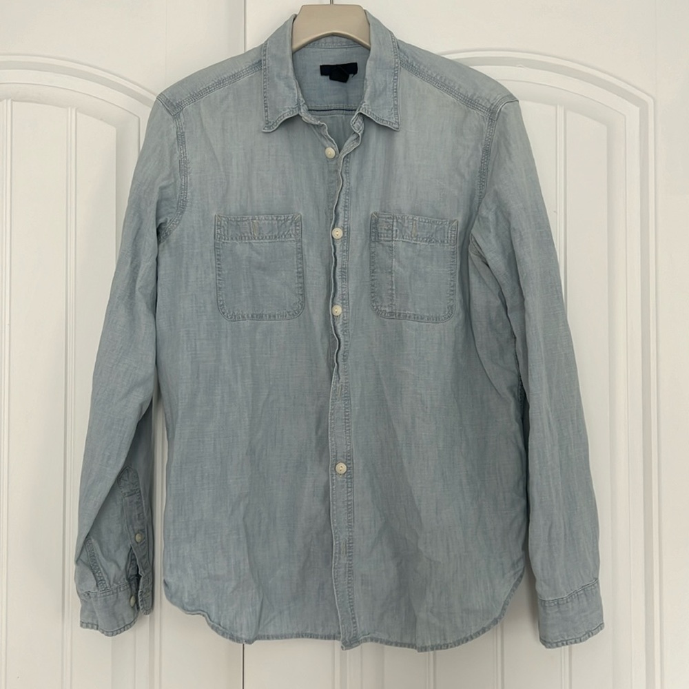 Gap Men’s Light Wash Denim Long Sleeve, Size M